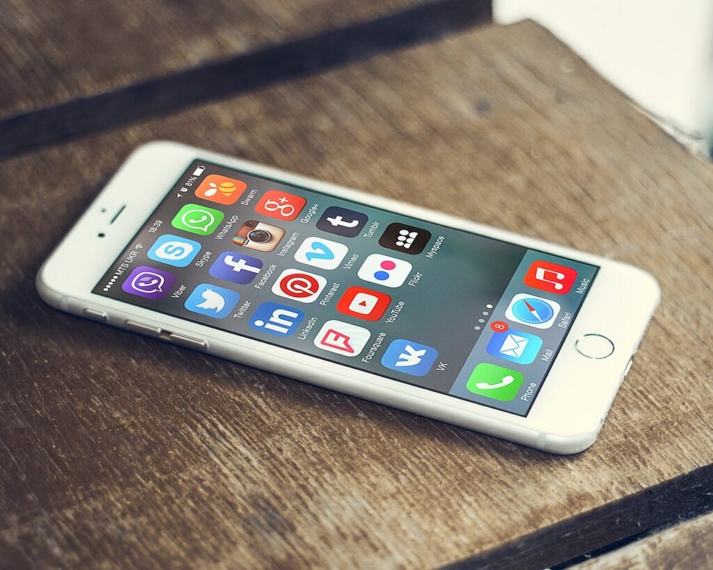 تطبيقات التواصل الاجتماعي لتسويق المنتج الرقمي مجانًا