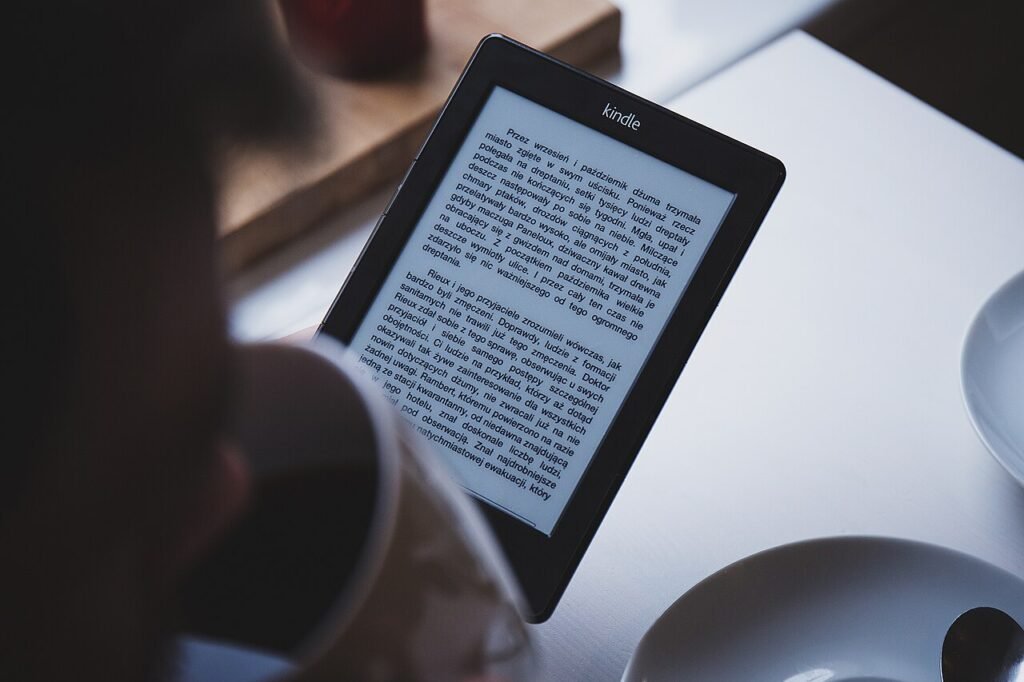 قراءة كتاب إلكتروني على جهاز قارئ